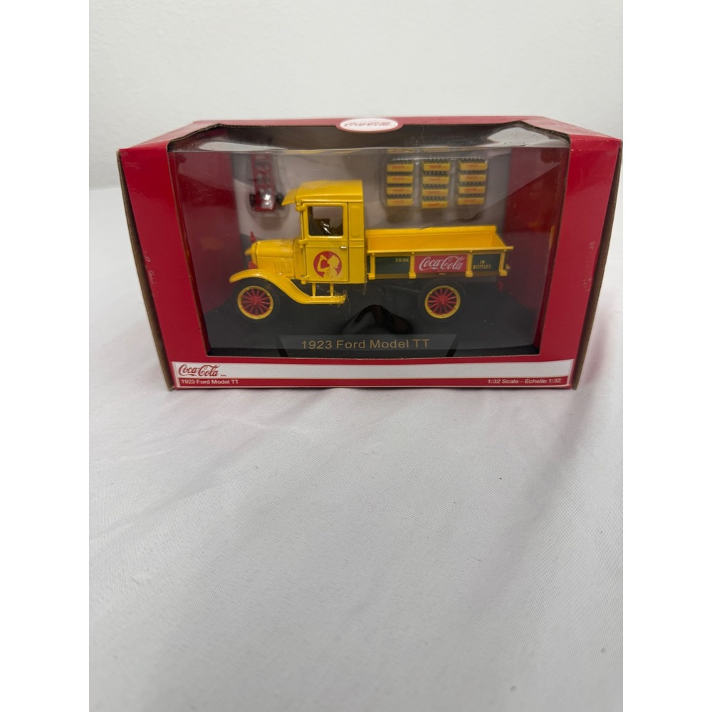 Coca-Cola 1923 Ford Model TT Diecast Delivery Truck 1:32 Scale Yellow NIB